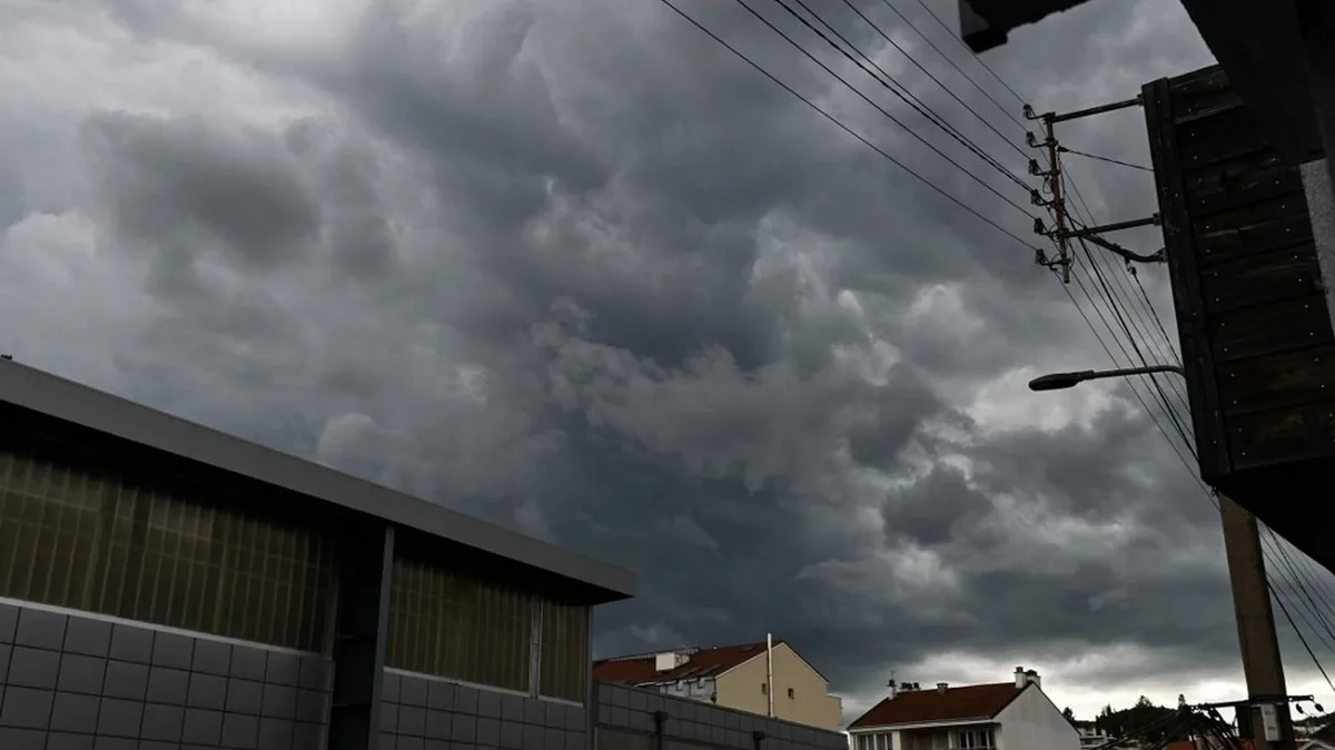 Les départements de l'Ardèche, de la Drôme et de l'Isère placés en vigilance orange aux orages jeudi après-midi, la Corse en alerte vendredi matin