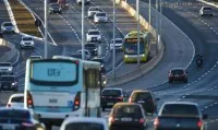 Começa licenciamento de caminhões e veículos leves de final 5 e 6 em SP