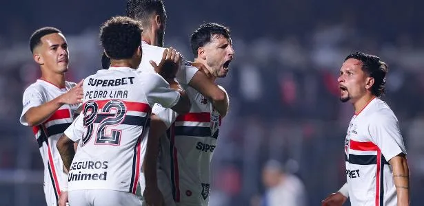 São Paulo atrapalha voto de silêncio da torcida, bate Inter e espanta crise