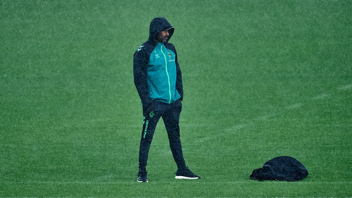 Nach Schlaffi-Test - Werder-Trainer rechnet mit Reservisten ab
