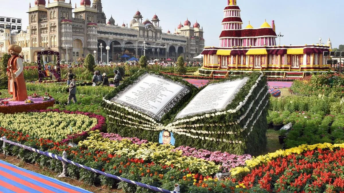 Dasara book chariot sets out to promote Kannada literature