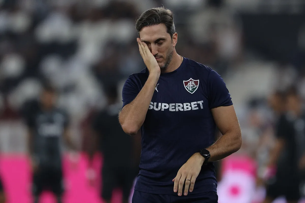 Fluminense toma decisão sobre o técnico Luis Zubeldía após sequência ruim