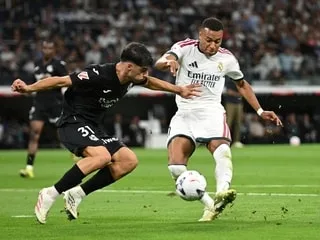 VIDÉO. Et un, et deux, et trois buts de Kylian Mbappé pour la première du Real Madrid à domicile