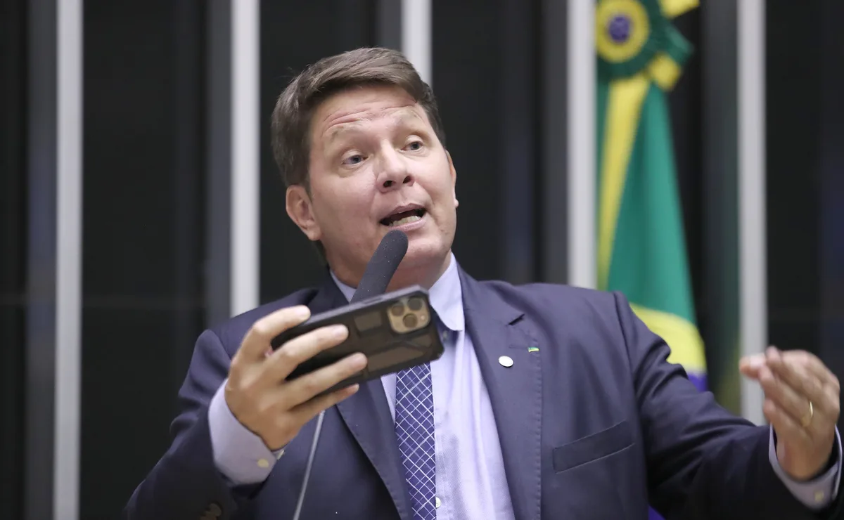 Mario Frias pede que caso sobre emendas para filme de Bolsonaro fique com Mendonça