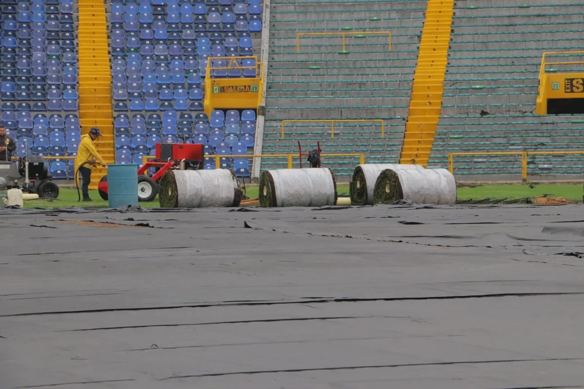 Lluvias en Bogotá han generado retrasos en la instalación de la grama de El Campín: Sencia se refirió a la probabilidad de lesiones en los jugadores