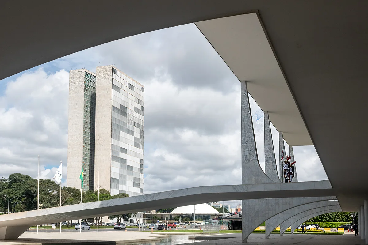 Comissão do Congresso avança em MP das blusinhas e projeta votação na terça