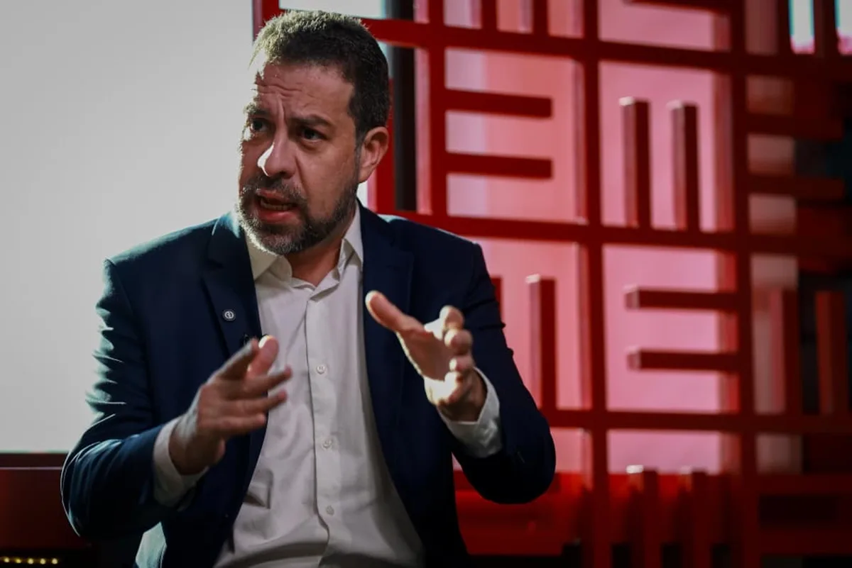 Boulos: governo quer 6x1 aprovada e promulgada antes das eleições