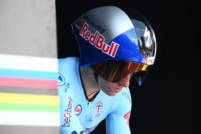 Remco Evenepoel remporte un quatrième titre mondial du contre-la-montre à la suite et écrit l'histoire, Paul Seixas en bronze