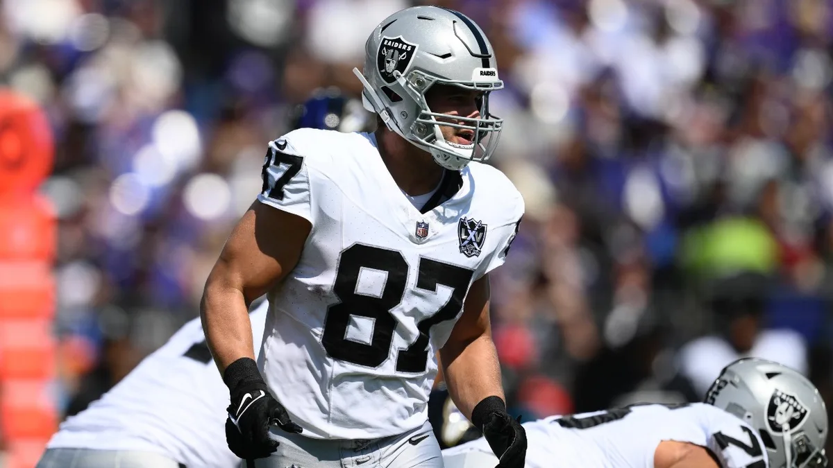 Raiders sign TE Michael Mayer to three-year, $45M extension