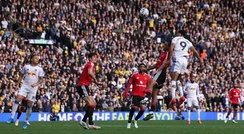 Brighton confirma estatuto de sensação na Liga inglesa, Manchester United marca passo