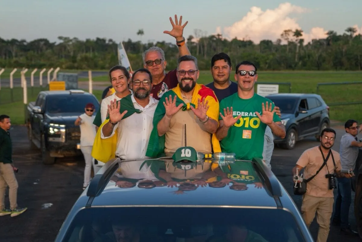 Alan Rick encerra primeiro dia de campanha com carreata histórica em Feijó