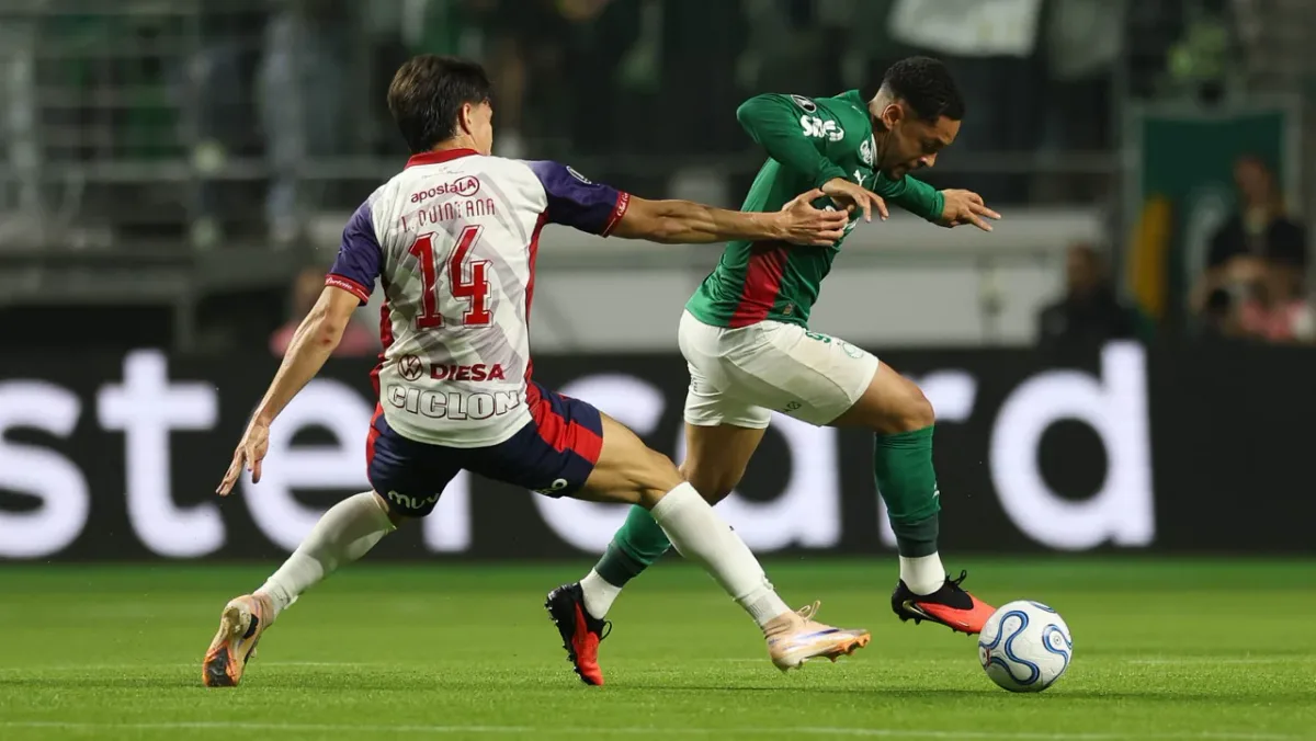 Vitor Roque lamenta empate do Palmeiras e projeta decisão fora: “Buscar a vitória lá”