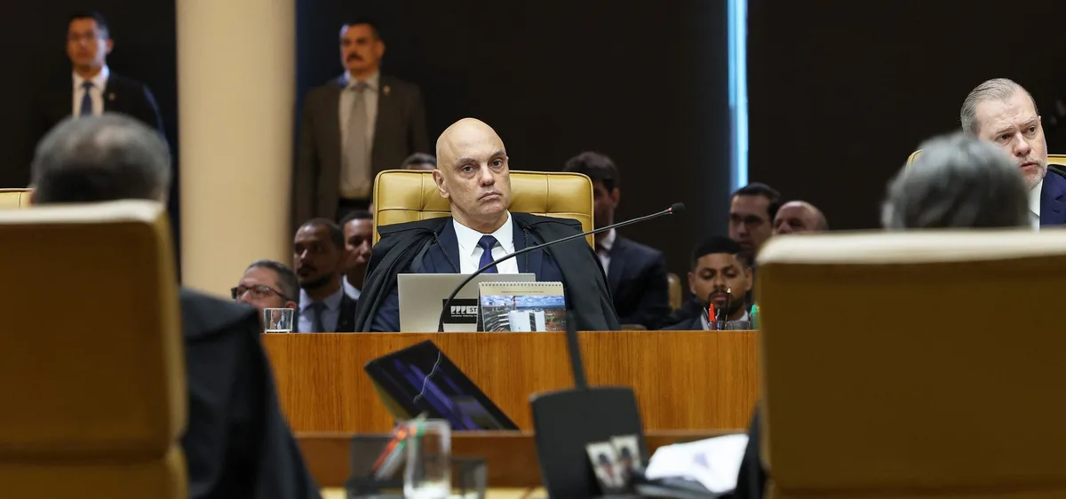 Moraes se declara impedido em ação sobre registro de entrada de sua esposa no Senado