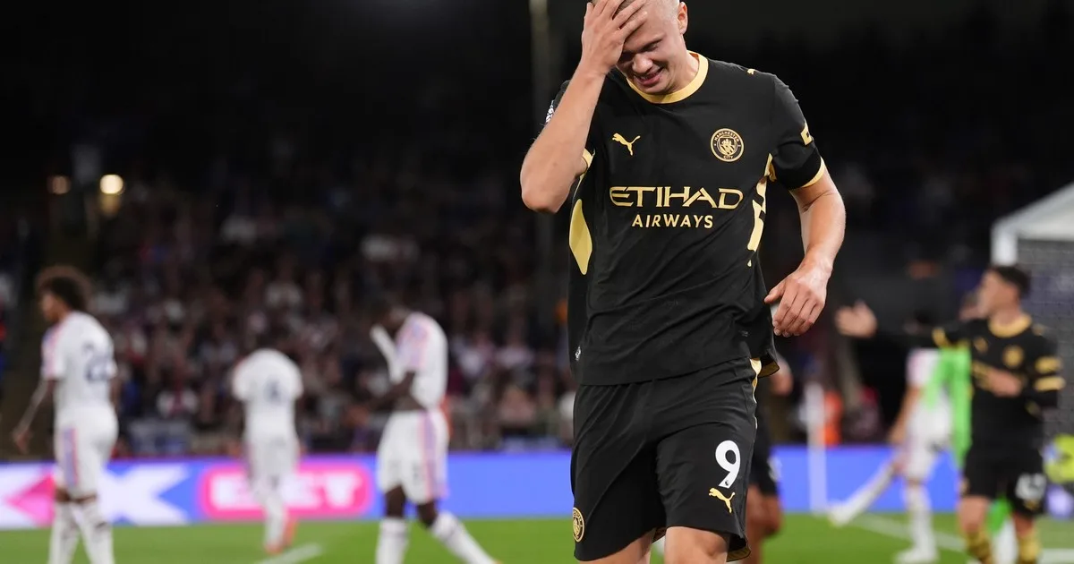 Haaland apareció de cabeza y marcó su primer gol de la temporada con Manchester City.