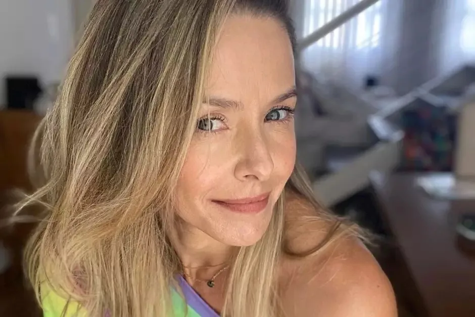 Aos 52, Bianca Rinaldi posta nu artístico para celebrar aniversário