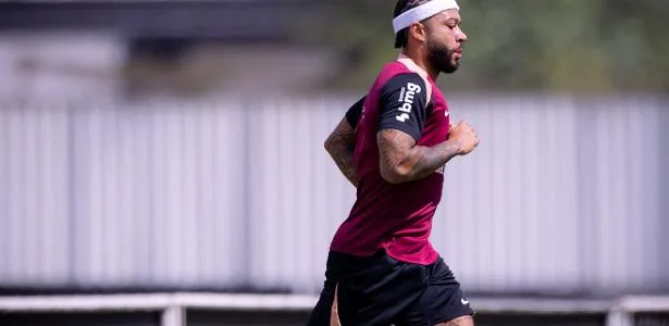 Corinthians avalia possível renovação com Memphis como saída para fair play
