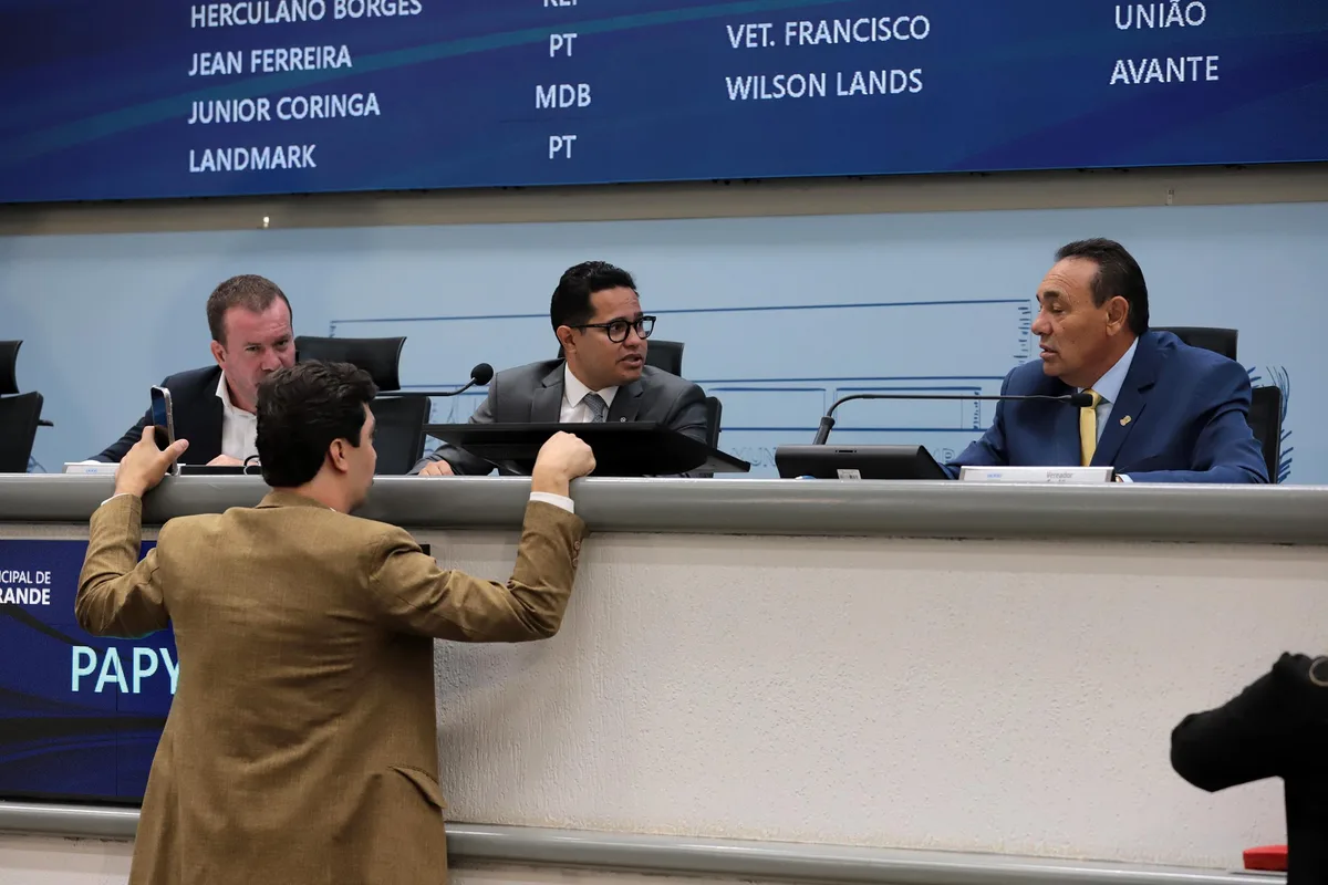 Mês de eleição, outubro também terá nova votação para comando da Câmara