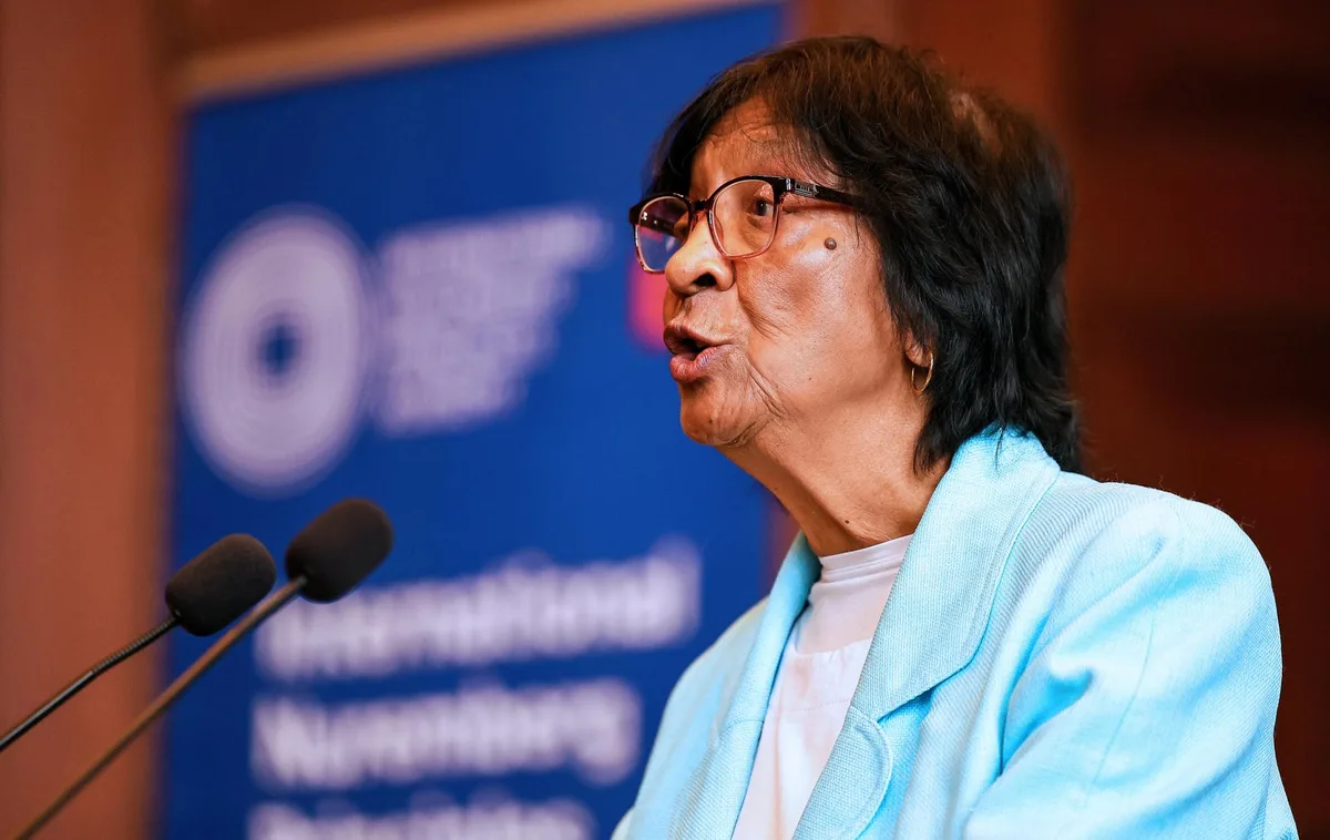 Señalan a la última ganadora del Premio Nobel de la Paz de apoyar la persecución de uigures en China