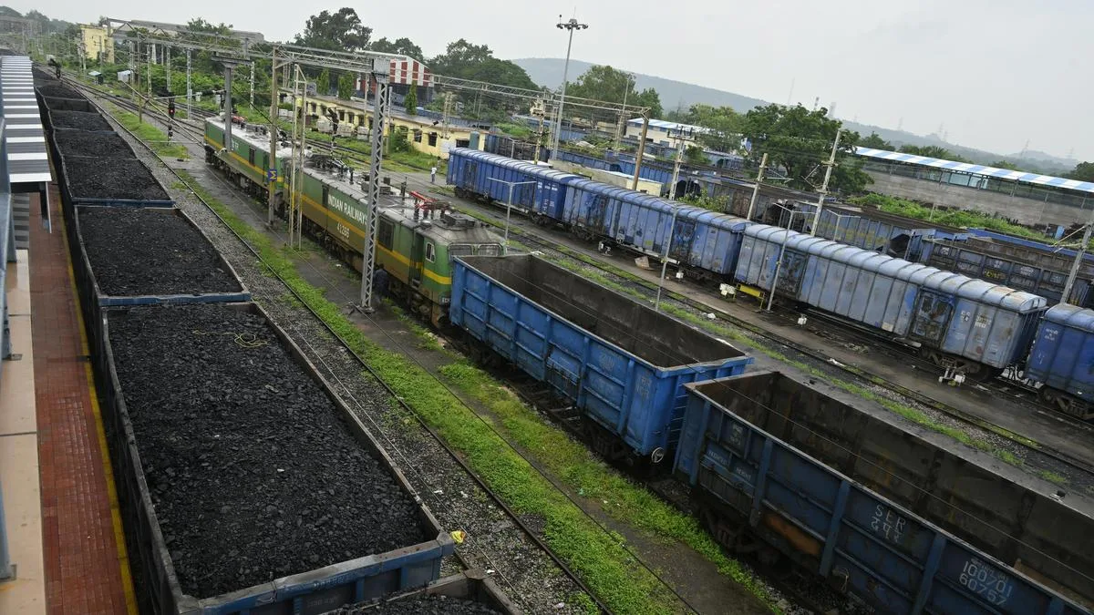 Coal stocks at thermal plants hold above 18 MT as supply deficit narrows