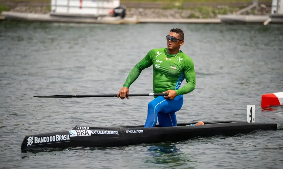 Isaquias Queiroz supera tcheco e fatura medalha de ouro no Mundial de Canoagem