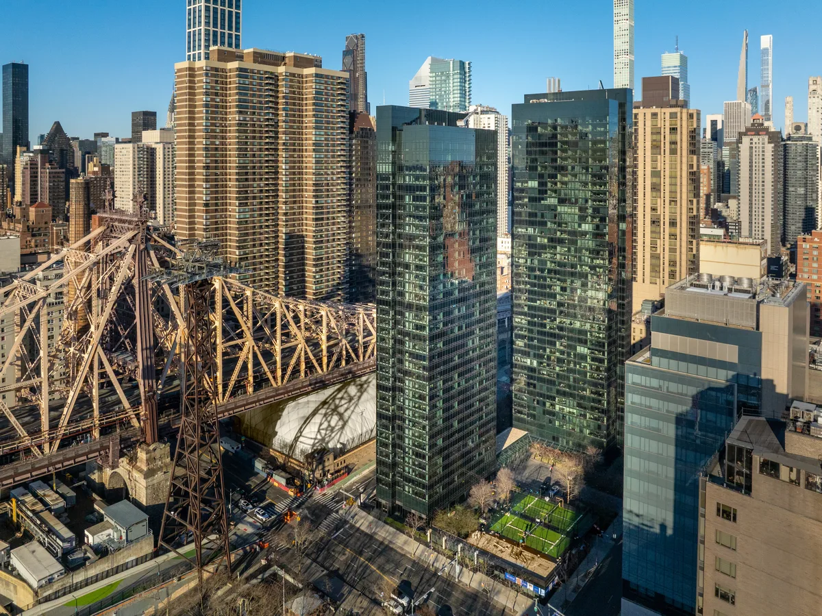 New York real estate moguls embrace Canada with $3.4-billion takeover bid for Toronto-based H&R