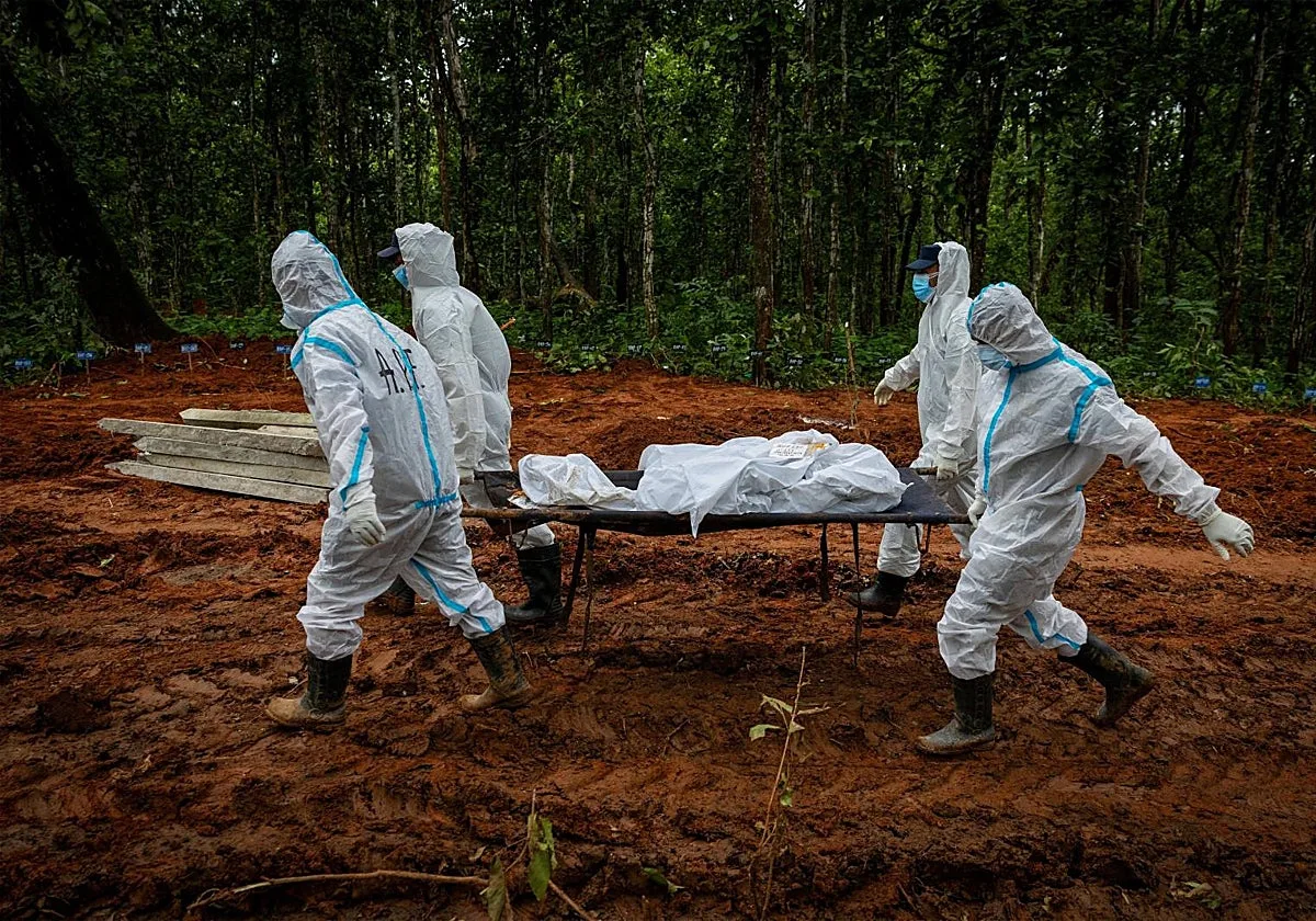La tragedia de Nepal y Tíbet supera los 1.000 muertos mientras los equipos de rescate buscan el milagro en túneles