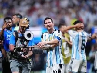 « Le plus grand de tous ! » : l’hommage du monde du foot à Lionel Messi après l’annonce de sa retraite internationale