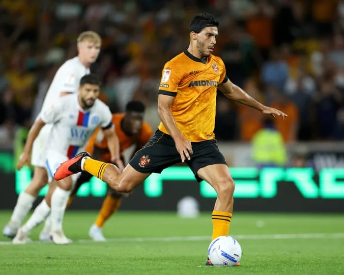 Raúl Jiménez’s injury-time penalty salvages point for Wolves against Blackburn