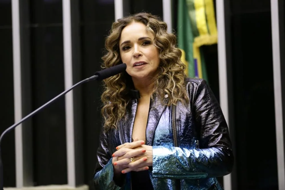 VÍDEO: Daniela Mercury leva “Dark Horse” ao Rock in Rio e público associa a Flávio