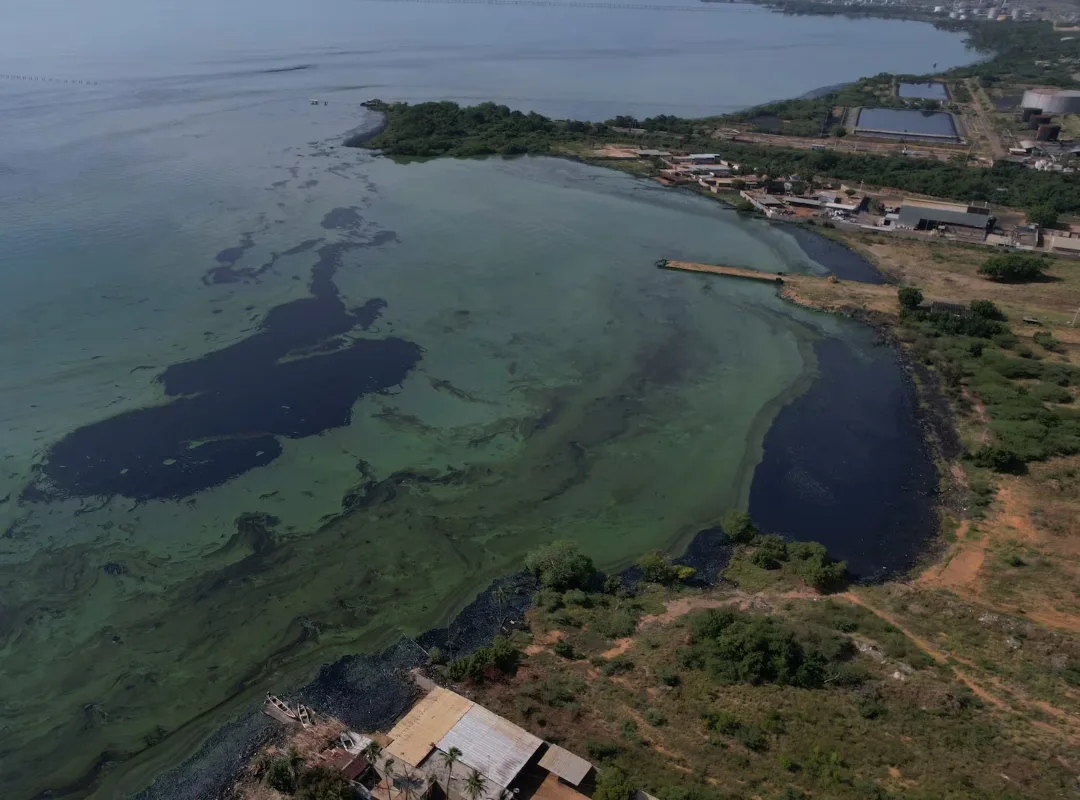Denuncian nuevo derrame de crudo en el Lago de Maracaibo
