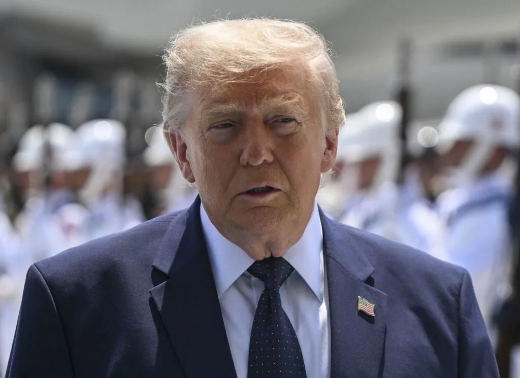 Irão: Trump admite que “em algum momento” negociações sejam retomadas