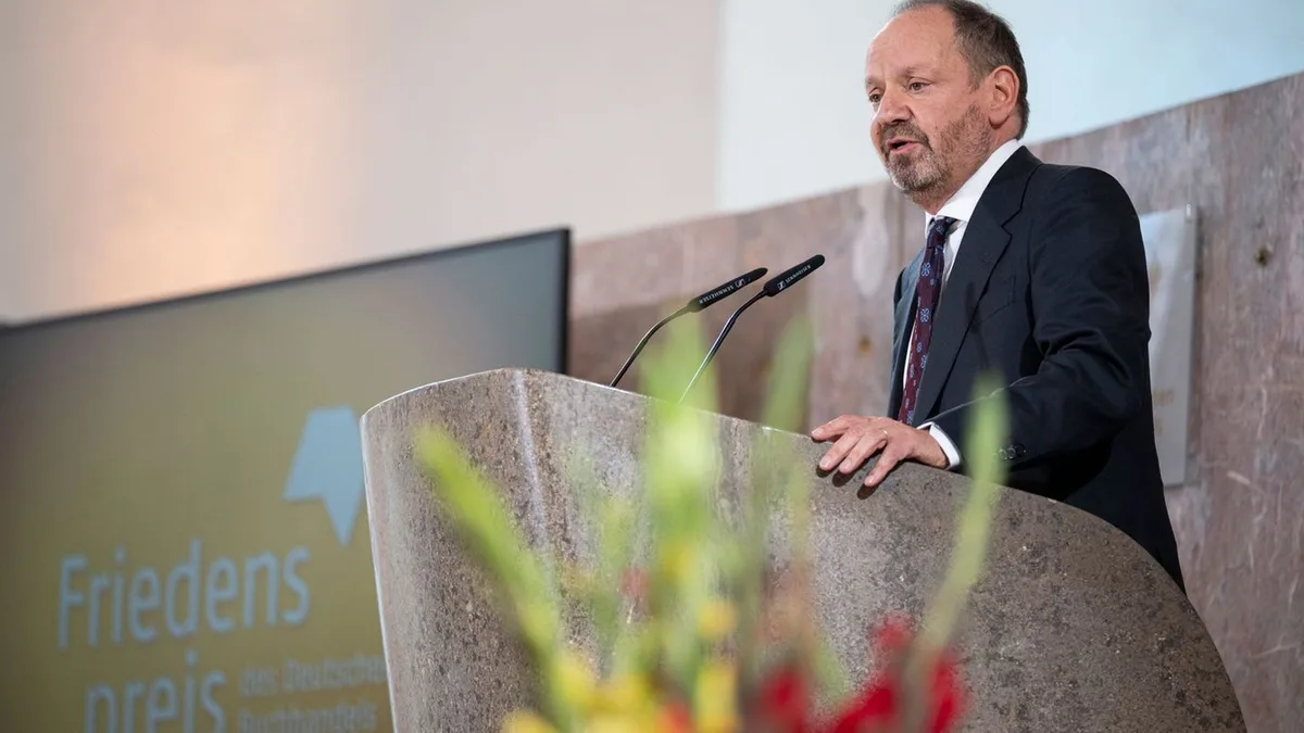 Friedenspreis des Buchhandels: Kulturminister würdigt Sands’ Mahnung zum Völkerrecht