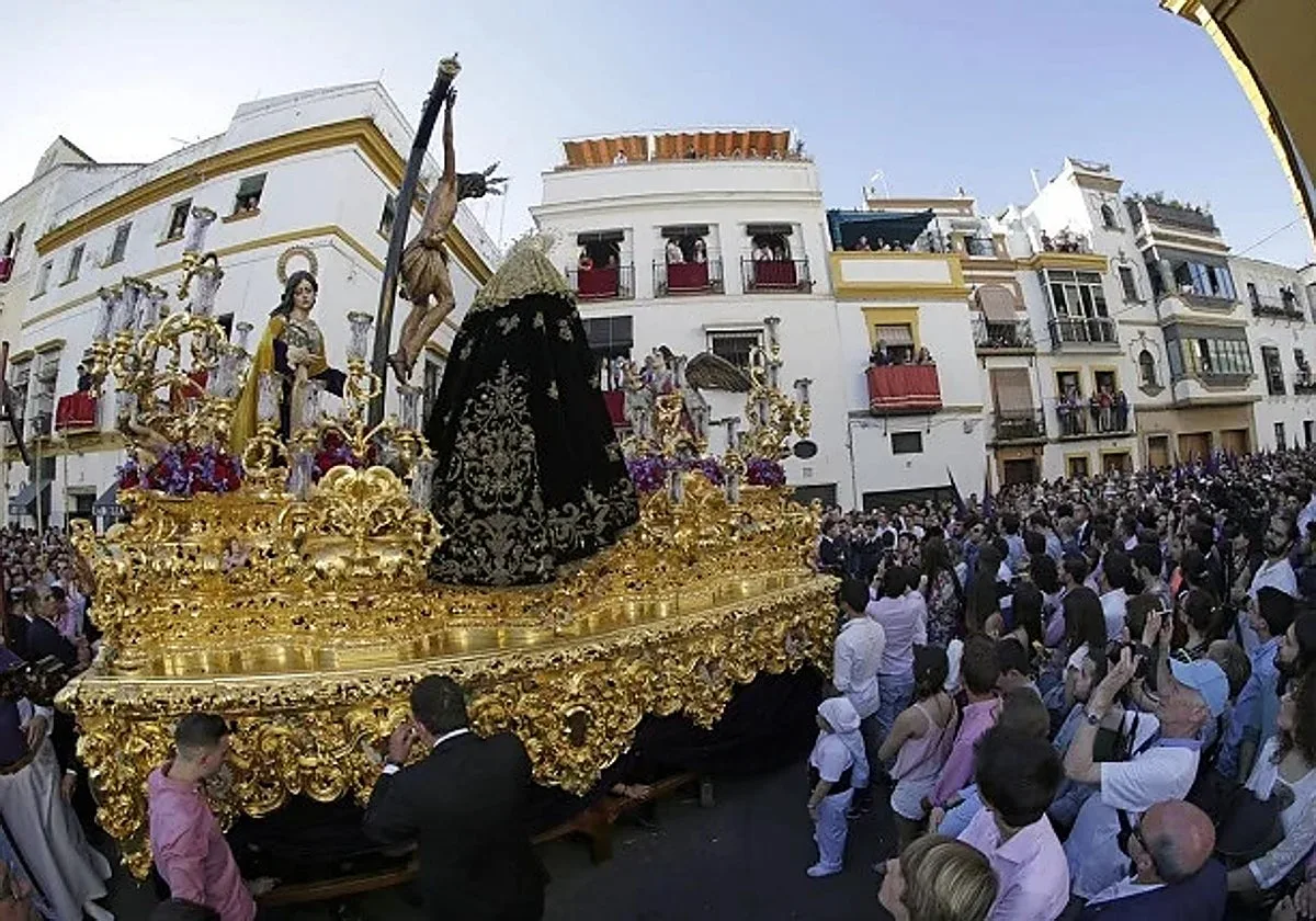 Chisporroteos. La velocidad de las cofradías