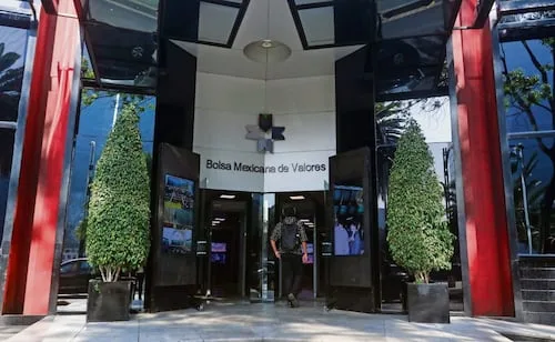Regresa capital golondrino al mercado local
