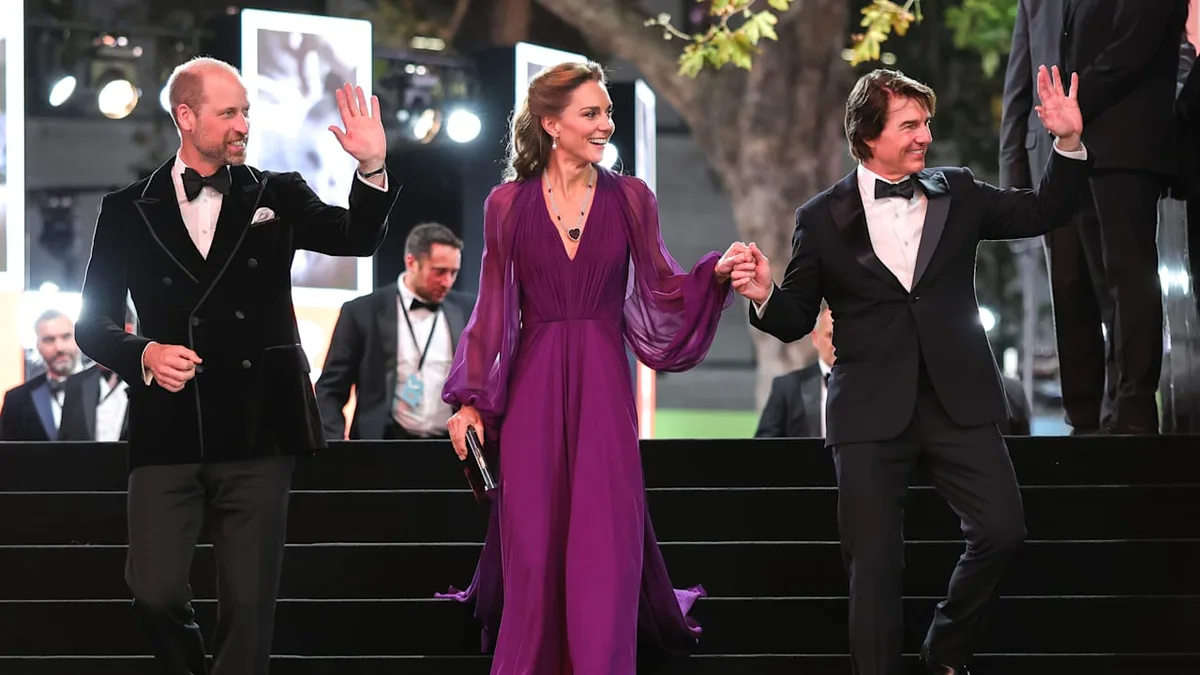 Prinzessin Kate bei „Digger“-Premiere - Plötzlich hält Tom Cruise ihre Hand