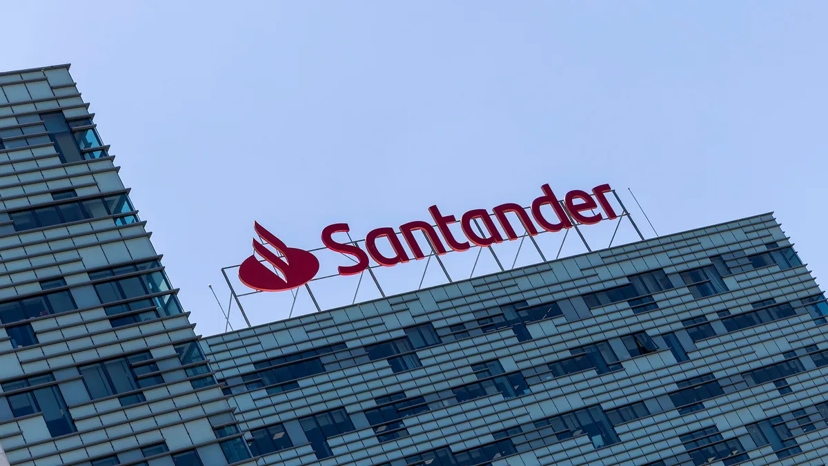 Bruxelas aprova compra da Ebury pelo Santander e fundo americano Centerbridge