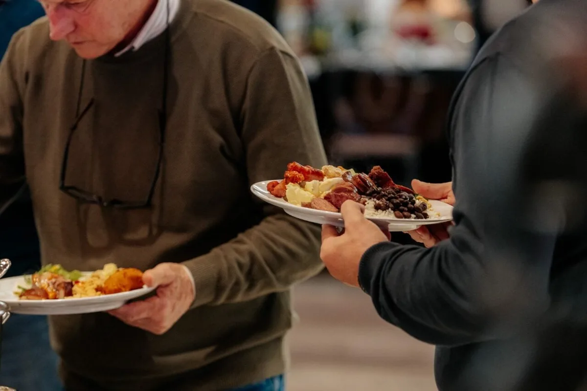 Tradicional feijoada dos Amigos do HC ainda tem ingressos disponíveis; corra para garantir o seu
