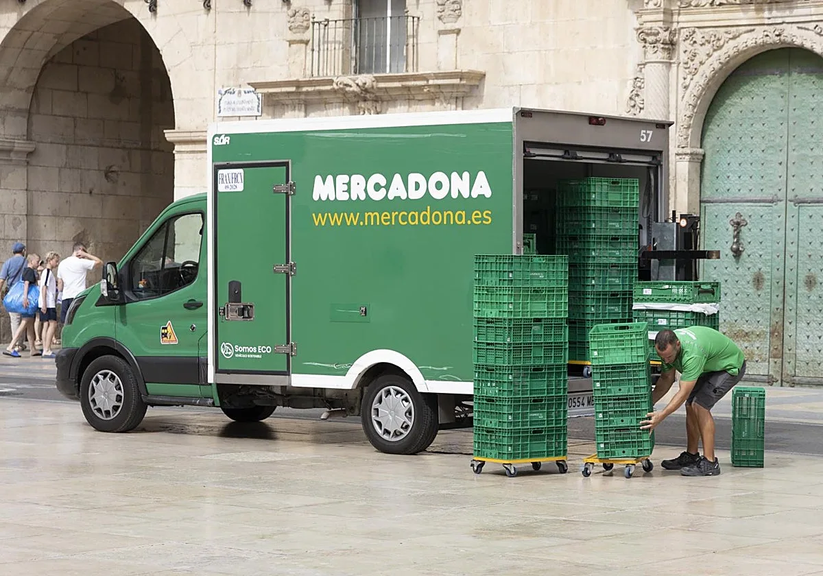 Mercadona busca personal para preparar pedidos tres días a la semana por 1.300 euros al mes y complementos