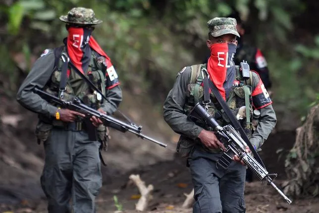 En Colombie, le retour d’une guerre “sans pitié” contre les groupes armés fait ses premiers morts