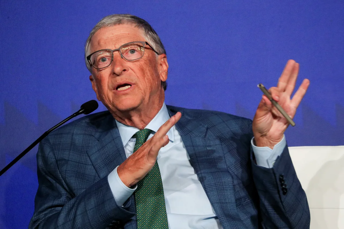 Pese a los riesgos, Bill Gates cree que la IA “ayudará a producir suficientes alimentos y erradicar enfermedades”