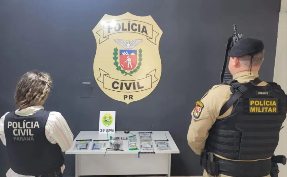 Do atentado à biqueira! Denúncia de homicídio leva polícias a apreenderem arma, crack e cocaína
