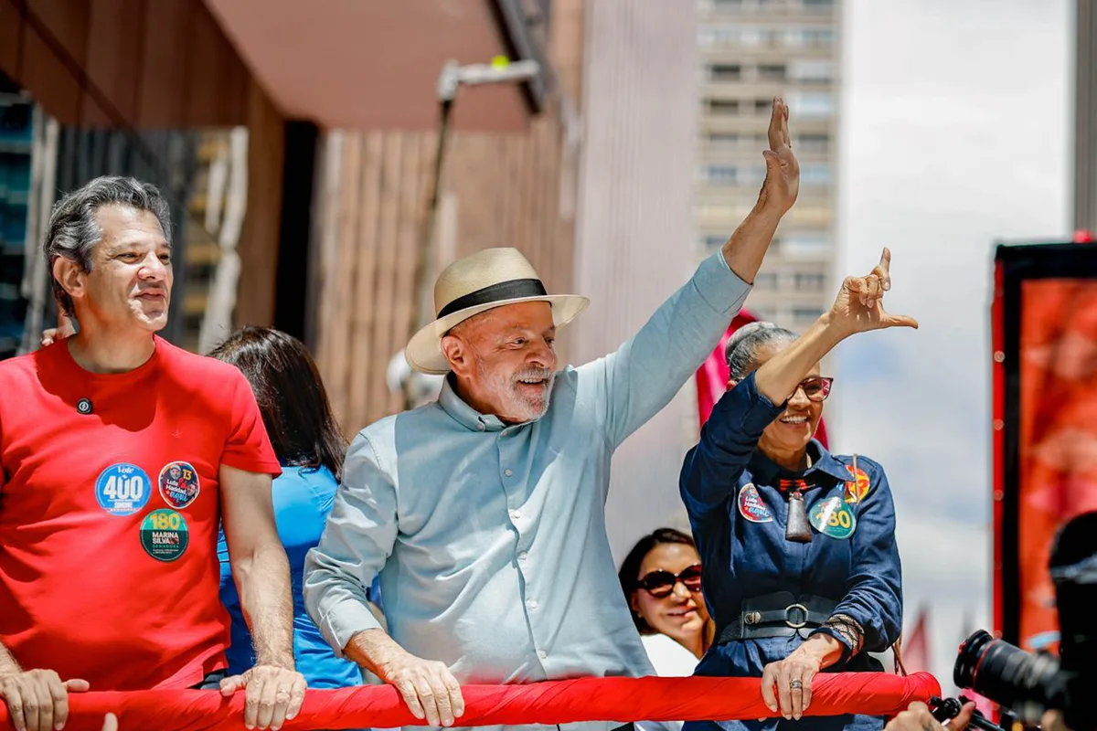 Lula realiza manifestação na Avenida Paulista neste domingo (11)