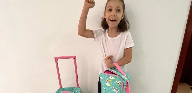 Menina caso zero da zika diz 'papai' pela 1ª vez aos 10 anos: 'Emocionante'
