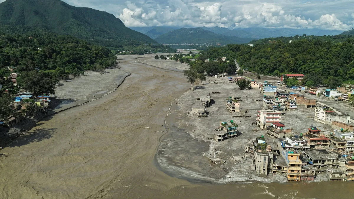 Crue dans l’Himalaya : le bilan dépasse 1000 morts au Népal et en Chine