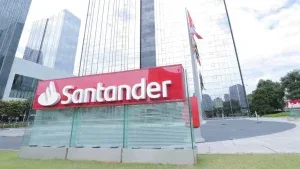Santander avança em OPA voluntária no Brasil e divulga laudo de avaliação