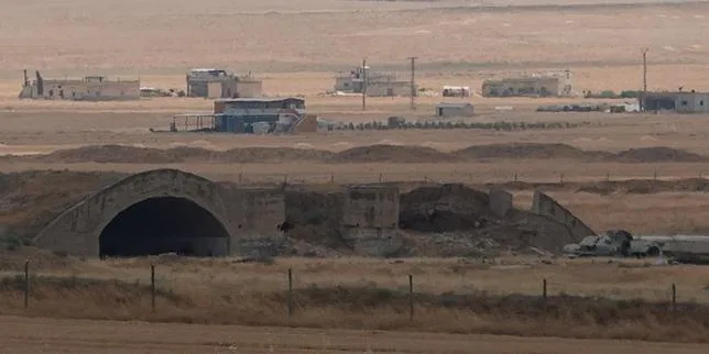 Le bombardement par Israël d’une base aérienne en Syrie, un avertissement à Damas et à Ankara