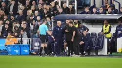 Jogo do Swansea de Vítor Matos interrompido por alegado abuso racista a jogador