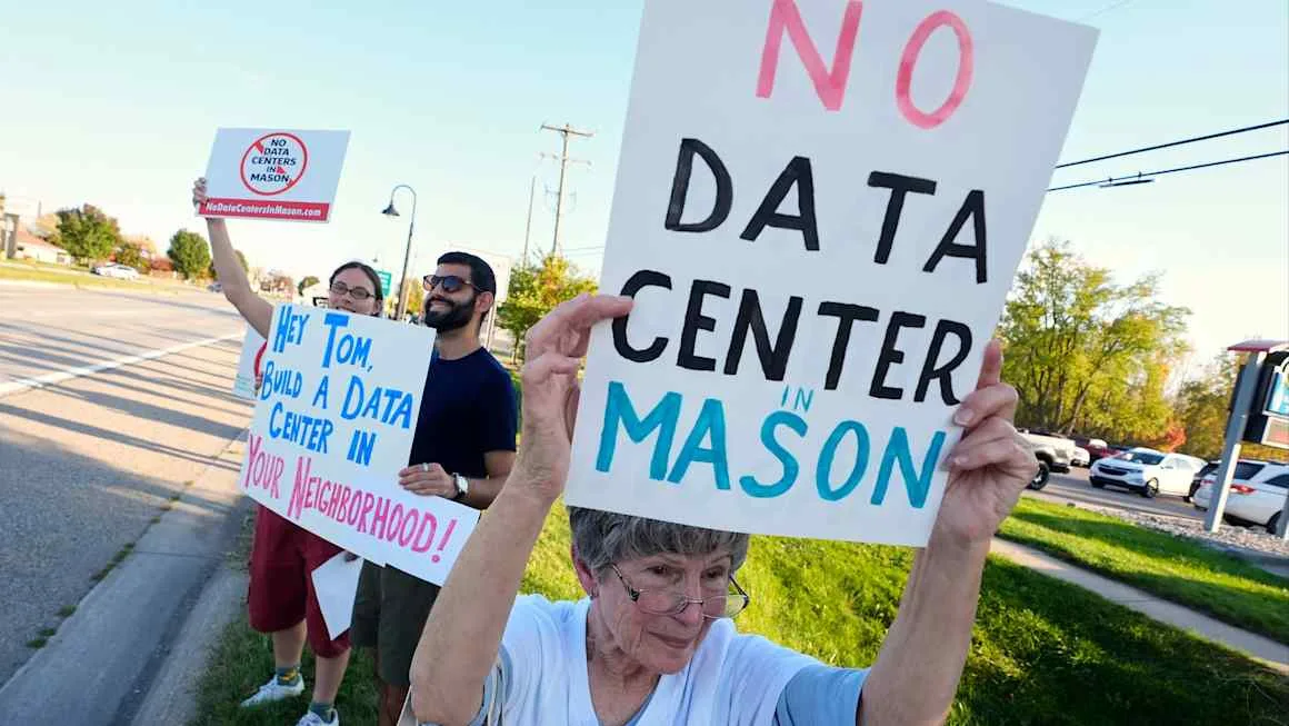 Investors dump data centre bonds as AI borrowers face ‘Darwin moment’