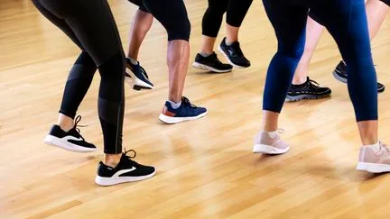 "Ça permet d'apaiser un petit peu le mental, de sortir du quotidien" : la danse-thérapie pour soigner sa santé mentale