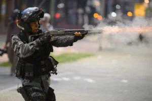 Clube e Estado dividem responsabilidade sobre torcedor ferido por bala de borracha